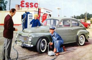 Volvo P544 Retro Mainos Esso